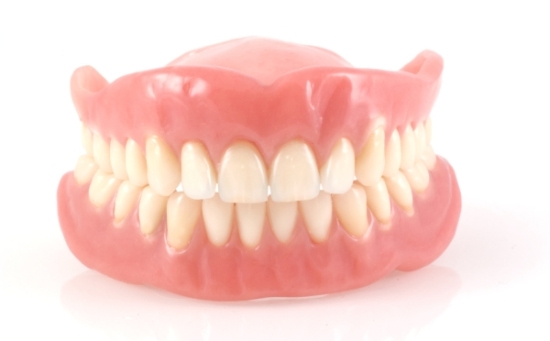 totalna zubna proteza